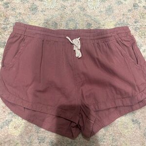 Billabong shorts/maroon/size large